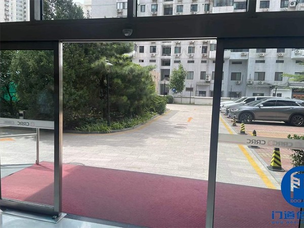 巡視檢查，保障使用：松下自動玻璃門巡查項目