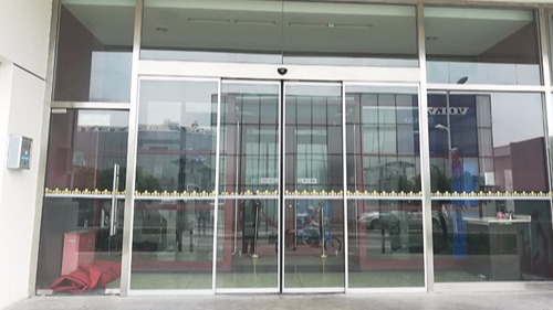 北京自動(dòng)門維修師傅講解，自動(dòng)門反應(yīng)慢的原因有哪些？