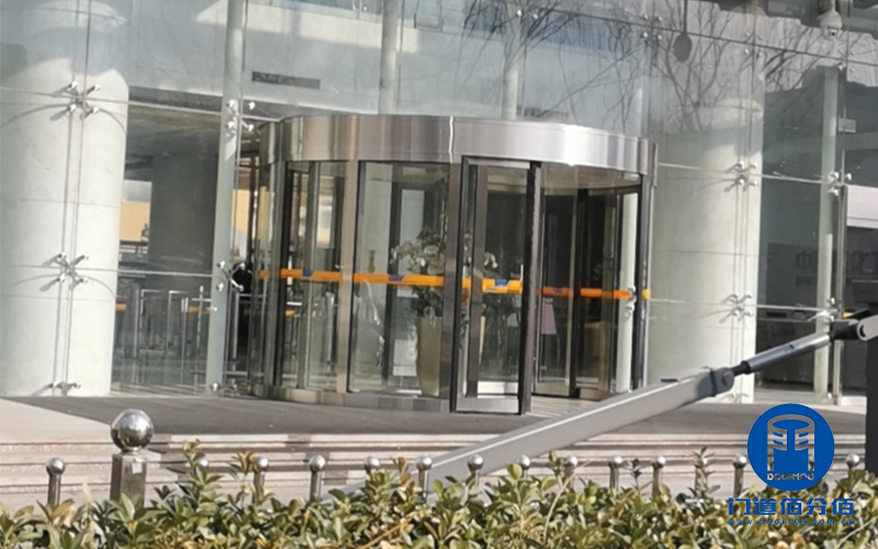 維保案例之兩翼自動旋轉門小保養服務
