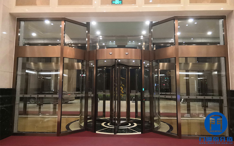 安徽金寨某花園酒店聞軒自動三翼旋轉門大保養服務